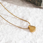 Golden seashell necklace - MYSTY