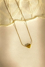 minimal gold heart pendant necklace