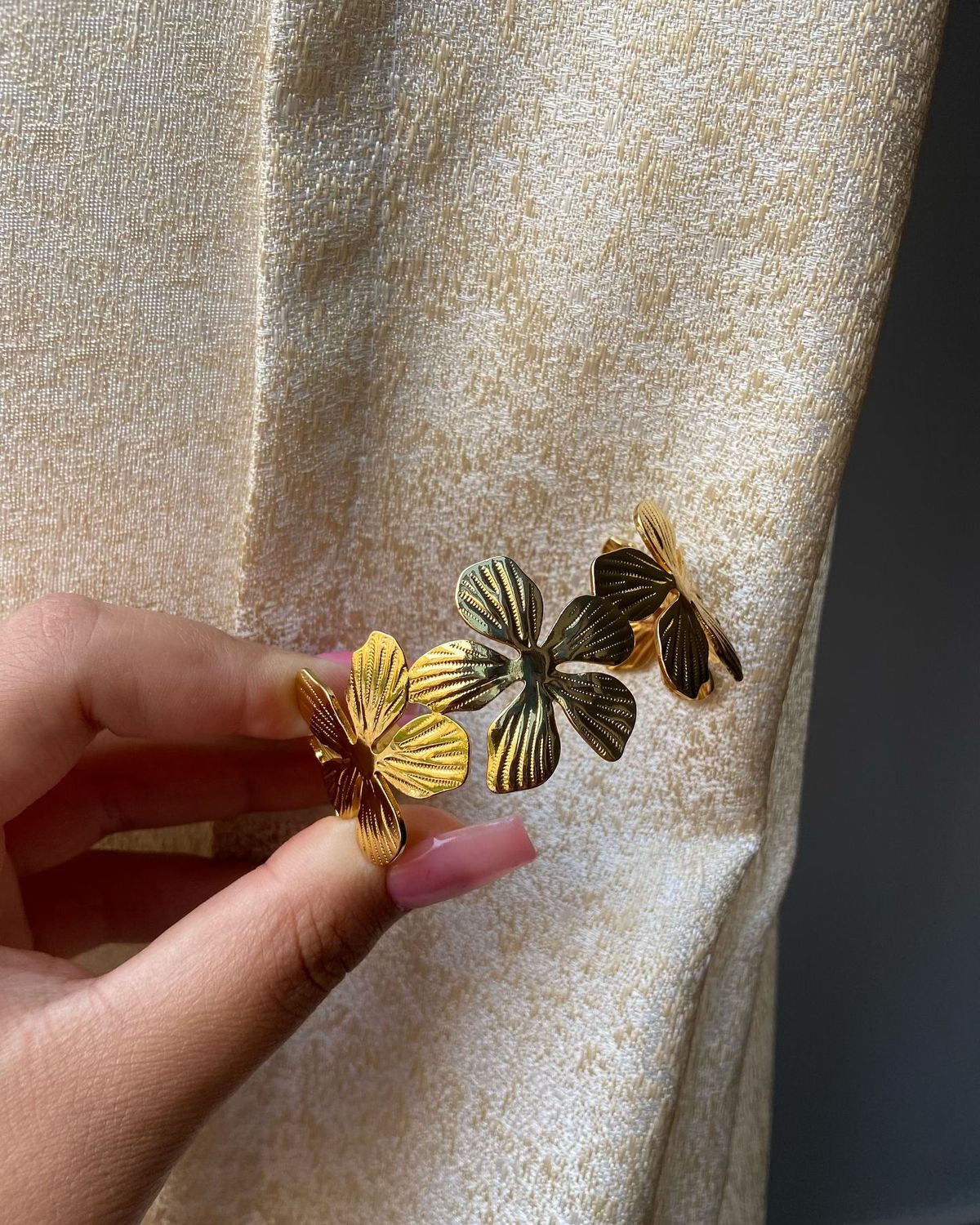 Golden Flora Cuff  bracelate✨