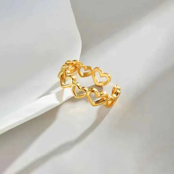 Golden Heartline Ring