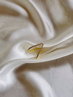 V Luxe Curve Ring