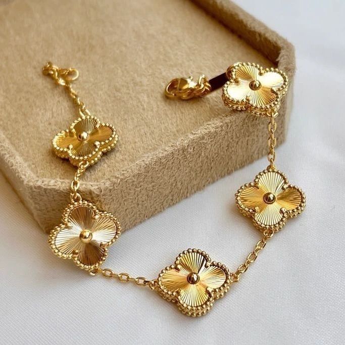 18k gold plated leaf Clover Bracelet