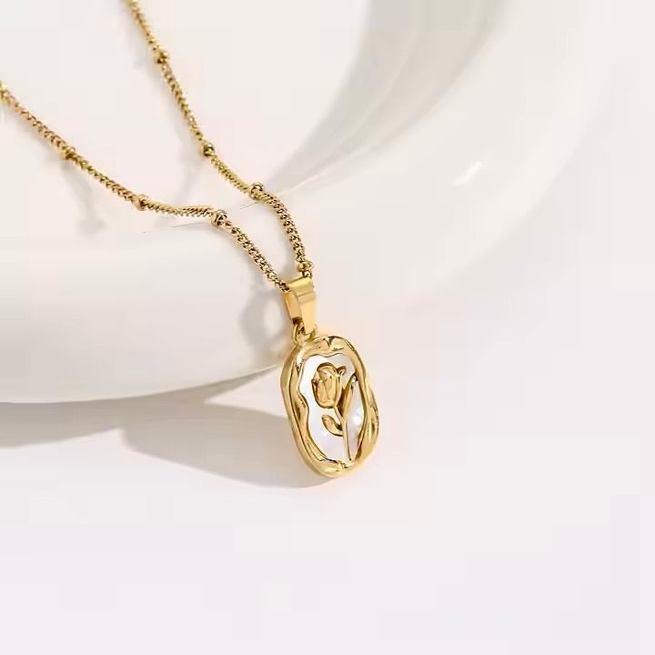 Floral Gold Pendant Necklace - MYSTY