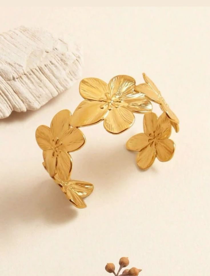 18KT Gold Plated Floral Cuff Bracelet
