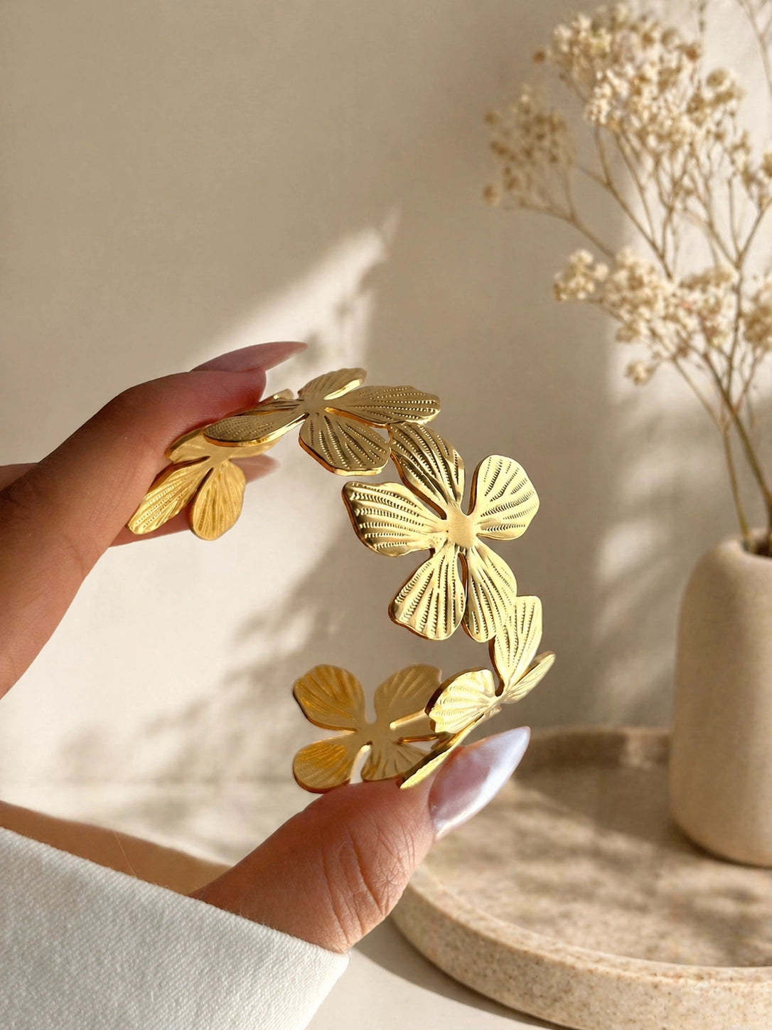Golden Flora Cuff  bracelate✨