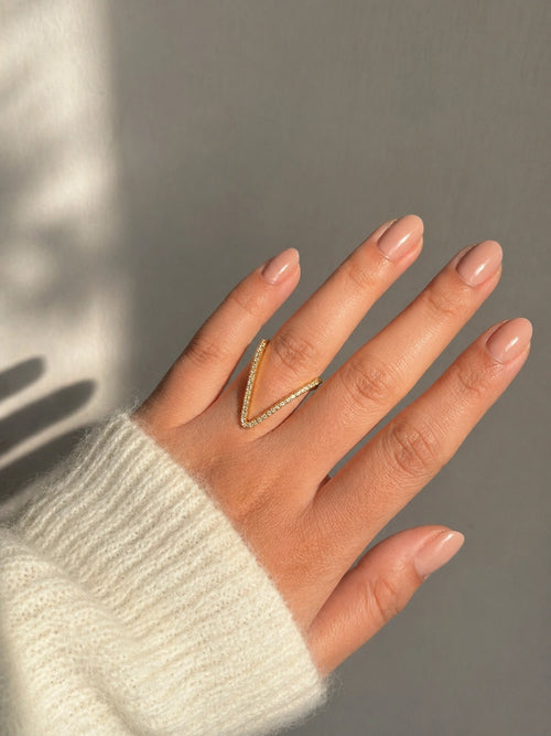 V Luxe Curve Ring